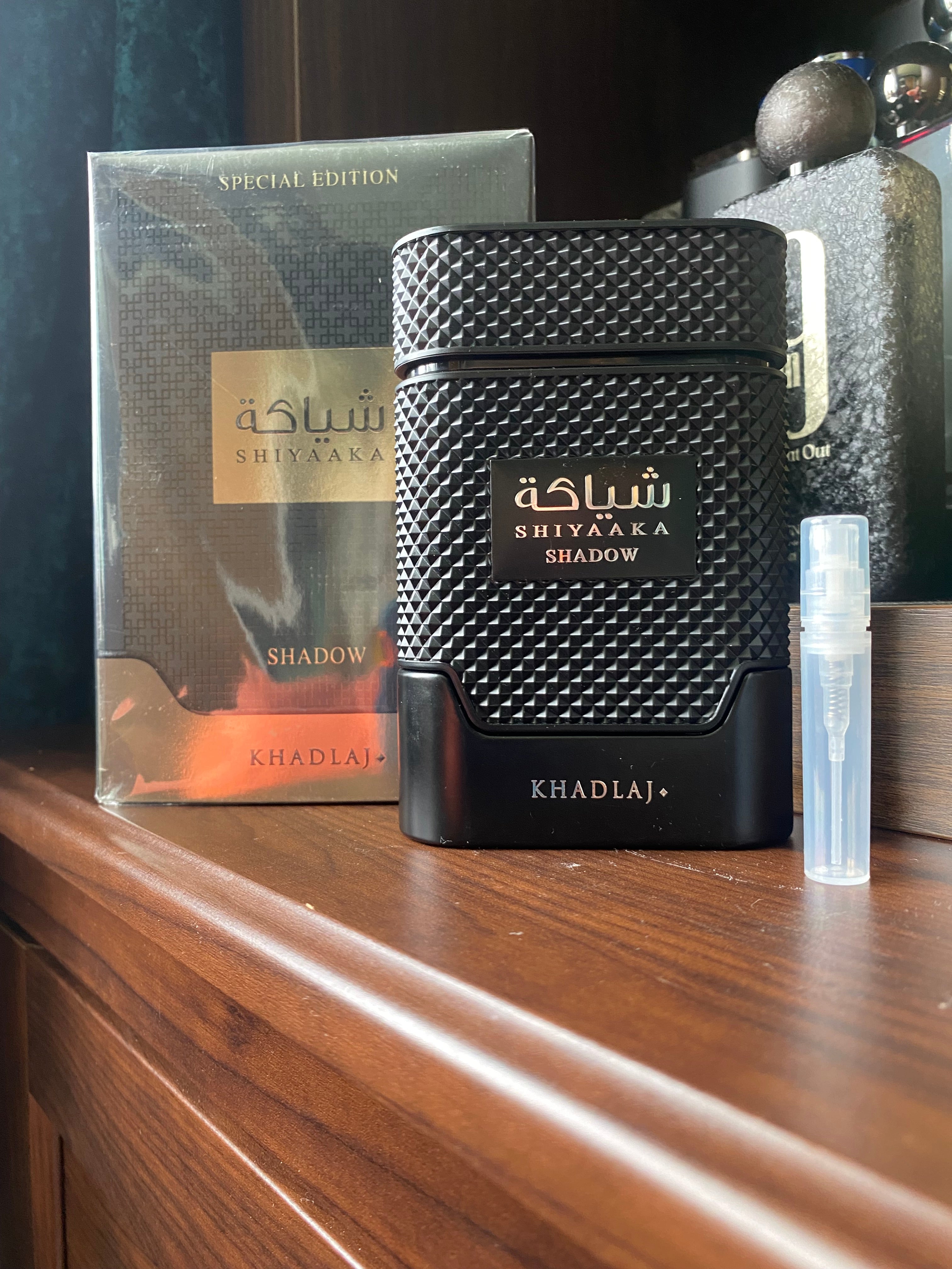 Khadlaj - Shiyaaka Shadow. 3ml Decant